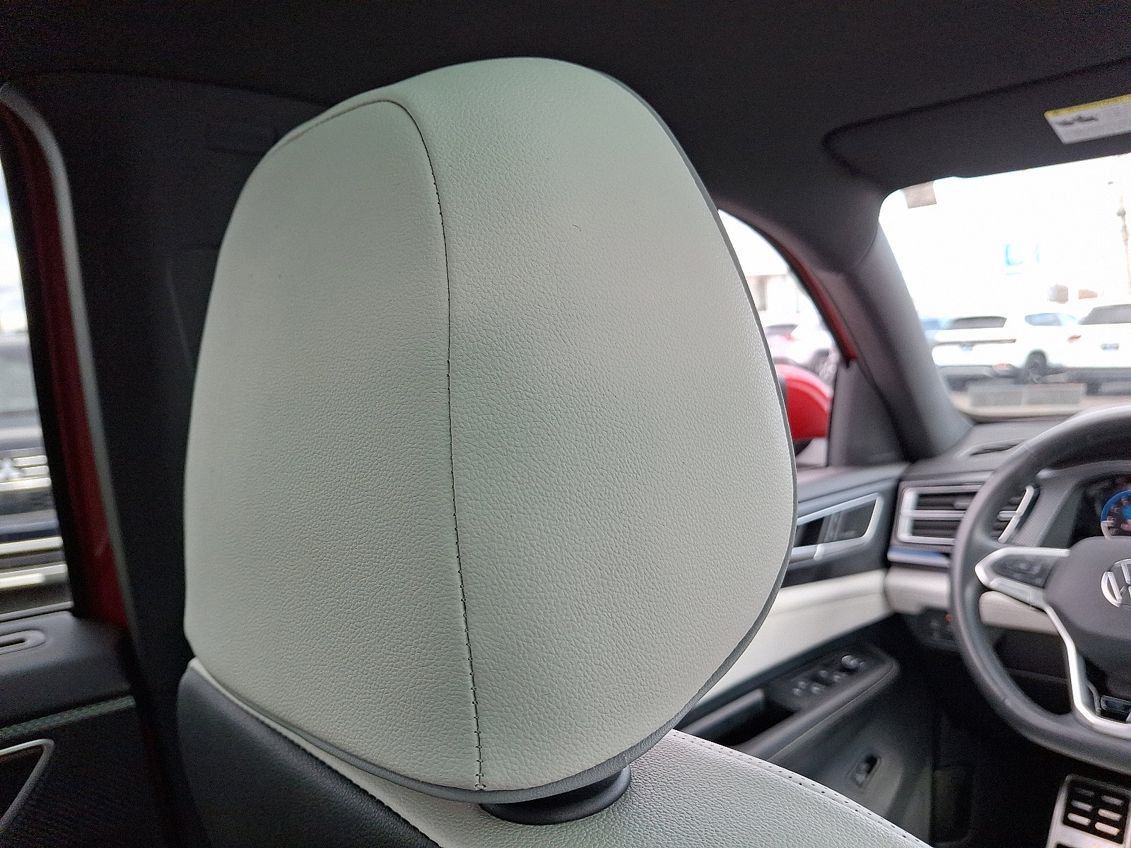 Used 2025 Volkswagen Atlas Cross Sport SEL Premium R-Line image 9