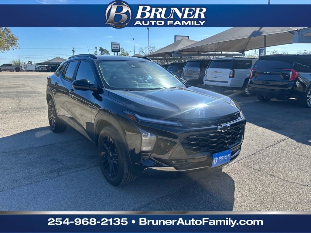 Used 2024 Chevrolet Trax ACTIV w/ Sunroof Package image 3