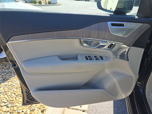 Used 2022 Volvo XC90 T6 Inscription w/ Advanced Package AWD/4WD image 18