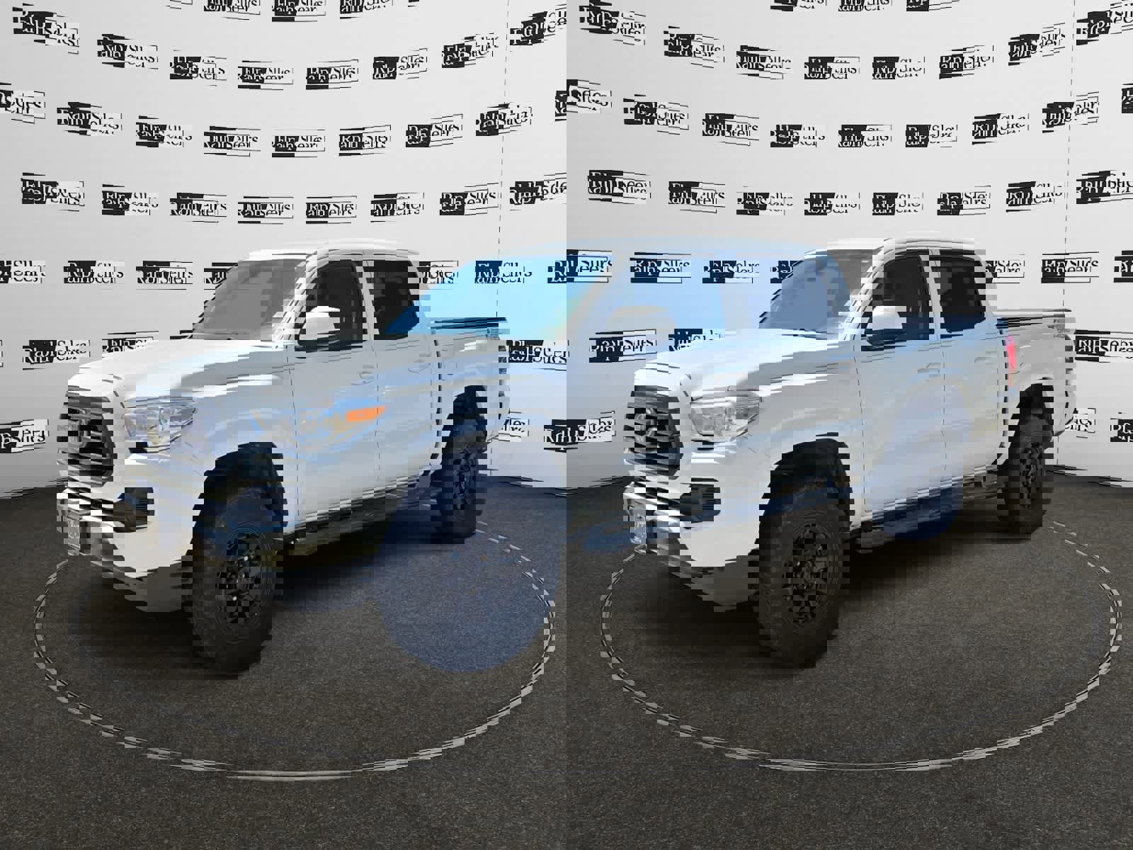 Used 2023 Toyota Tacoma SR image 2