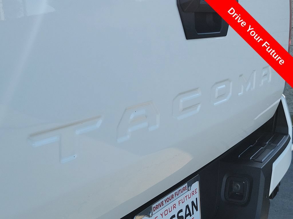 Used 2024 Toyota Tacoma TRD Off-Road w/ TRD Off Road Upgrade Package AWD/4WD image 28