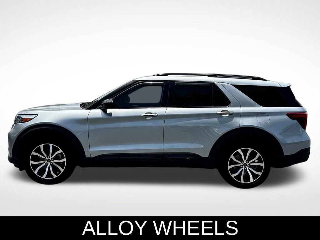 Used 2023 Ford Explorer ST image 3