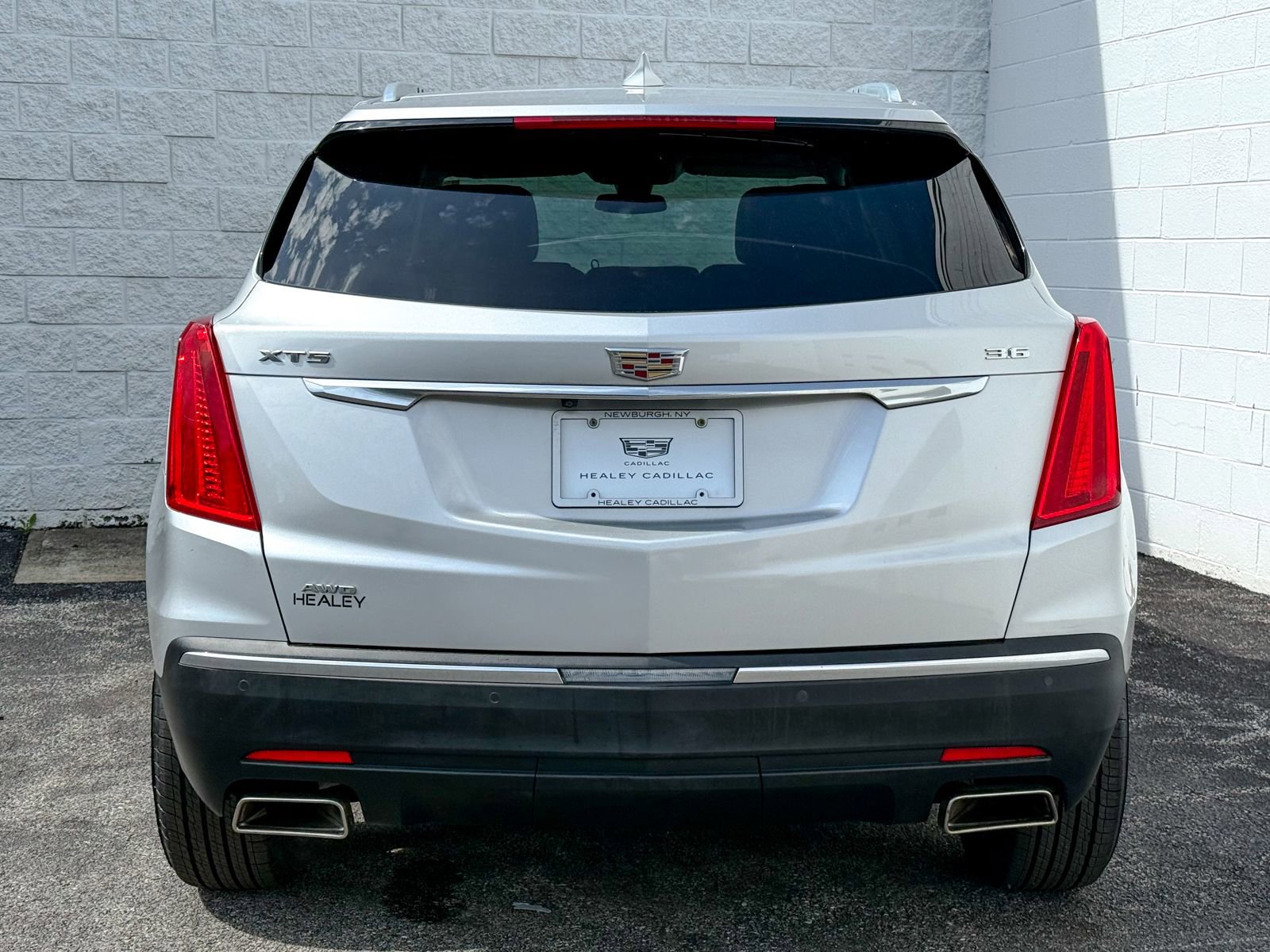 Certified 2018 Cadillac XT5 Luxury w/ Driver Awareness Package image 7