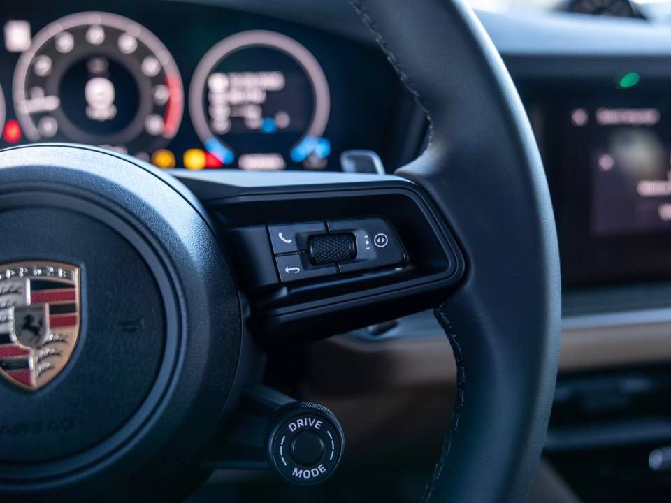 Certified 2026 Porsche Cayenne Coupe AWD/4WD image 43