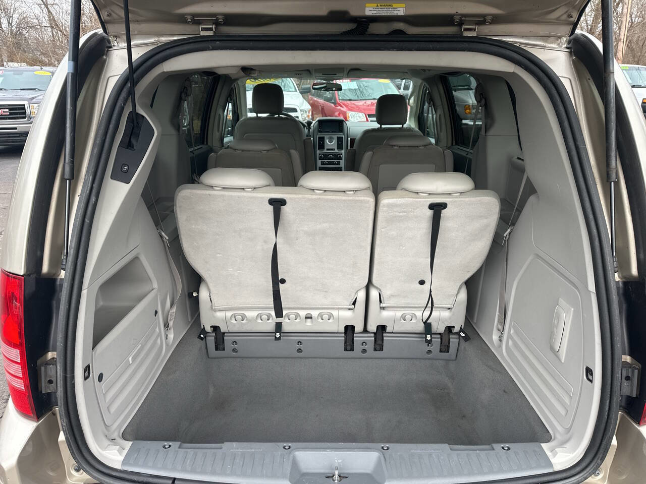 Used 2009 Chrysler Town & Country Touring image 14