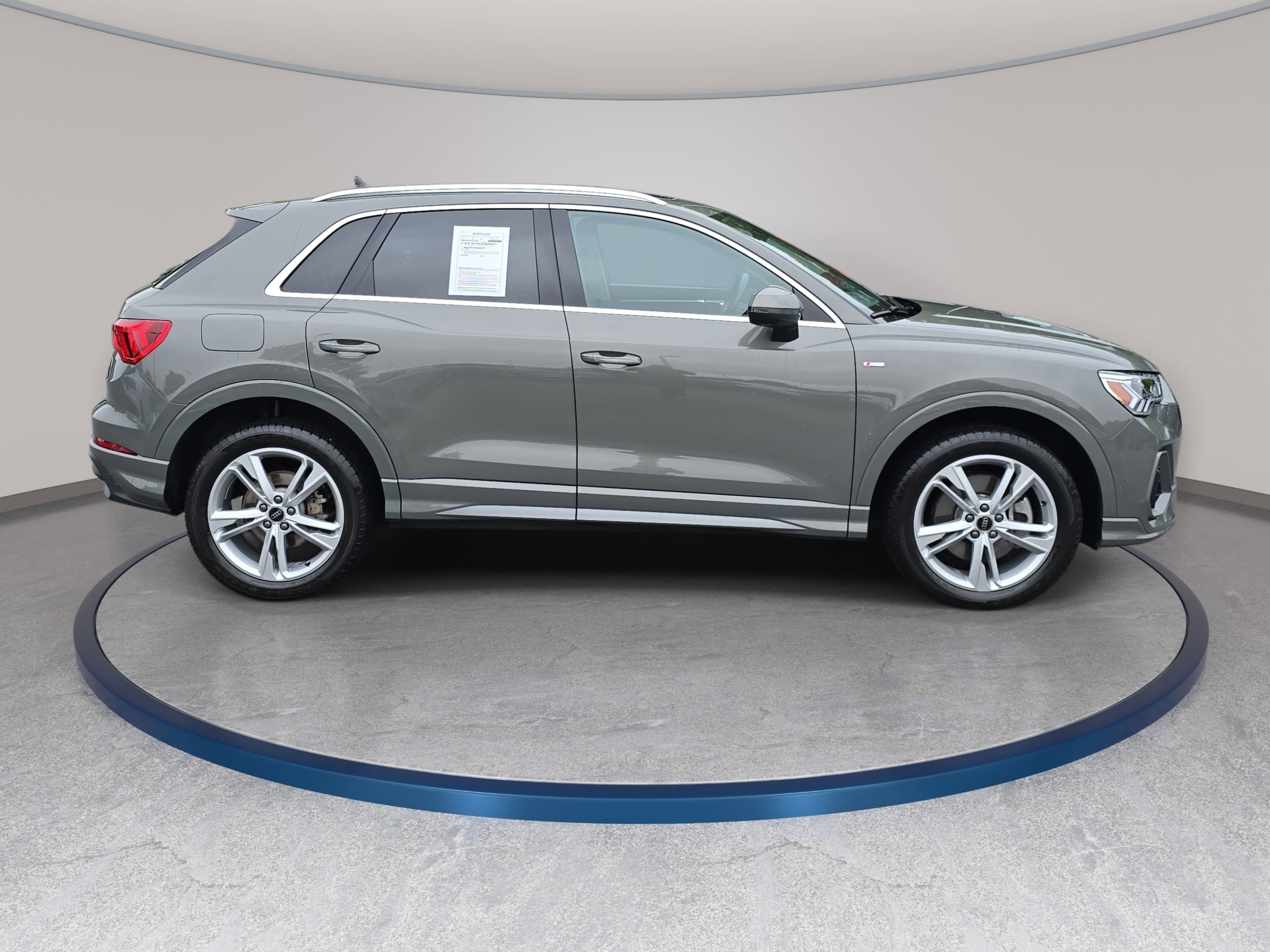 Used 2023 Audi Q3 2.0T Premium Plus w/ Premium Plus Package AWD/4WD image 4