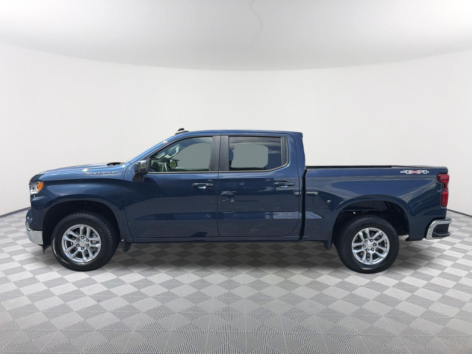 Used 2023 Chevrolet Silverado 1500 LT AWD/4WD image 8