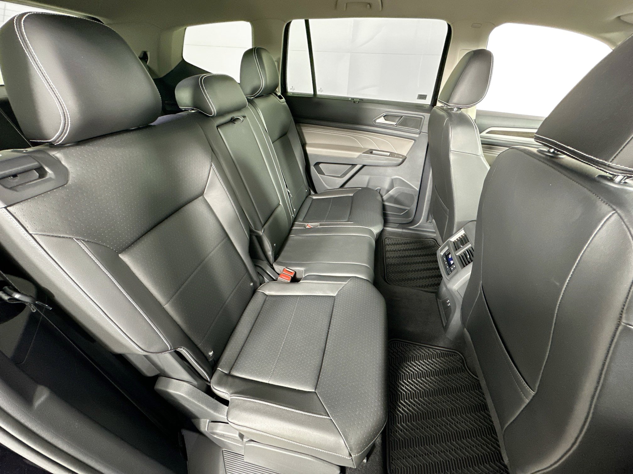 Used 2023 Volkswagen Atlas SE FWD image 27
