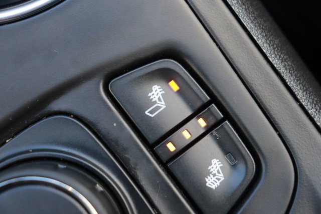 Used 2024 GMC Terrain SLT image 18