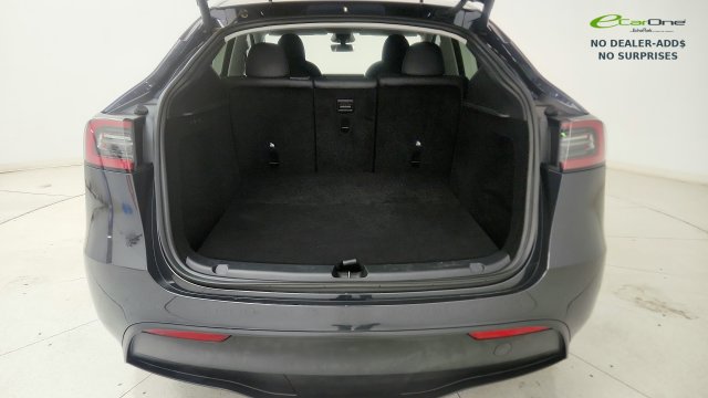 Used 2025 Tesla Model Y Long Range RWD image 30
