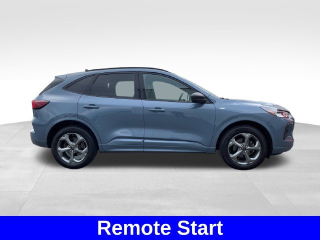 Used 2023 Ford Escape ST-Line w/ Tech Pack #1 AWD/4WD image 6