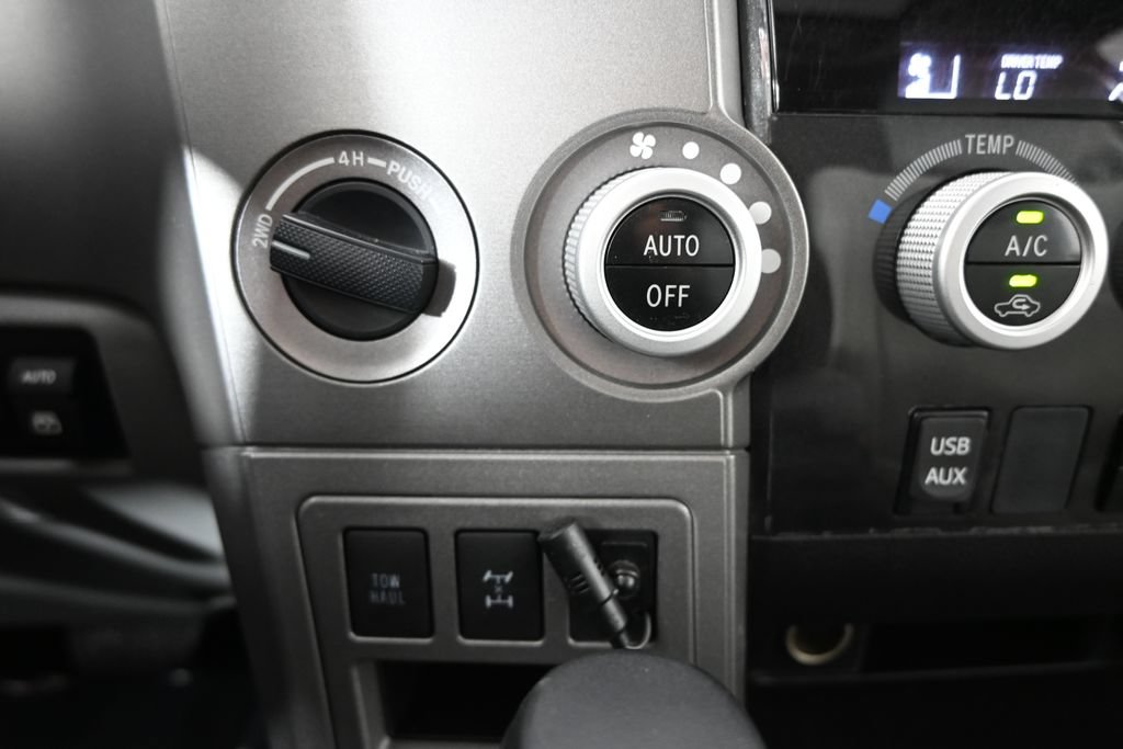 Used 2016 Toyota Sequoia SR5 AWD/4WD image 31