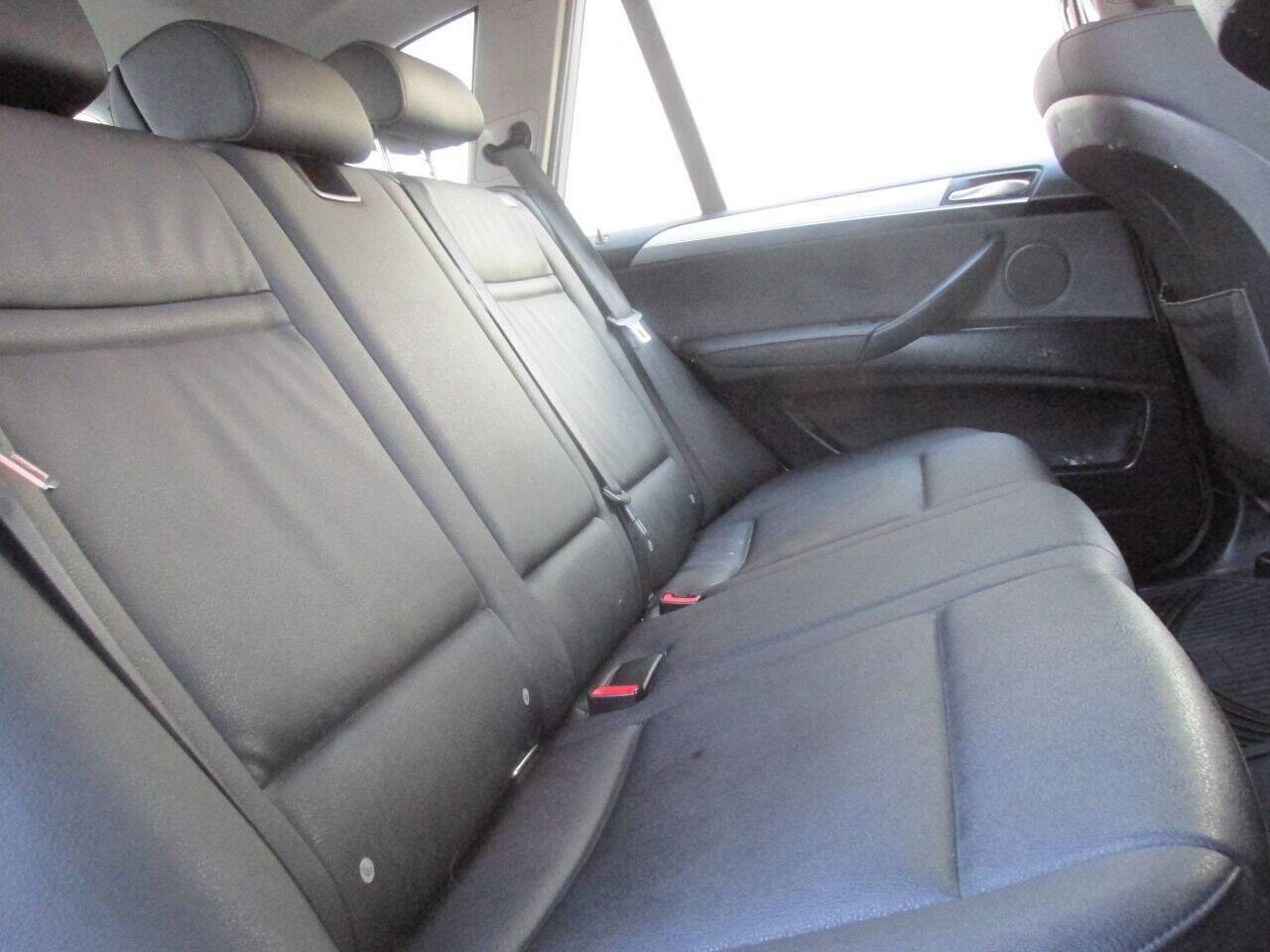 Used 2012 BMW X5 xDrive35i image 11