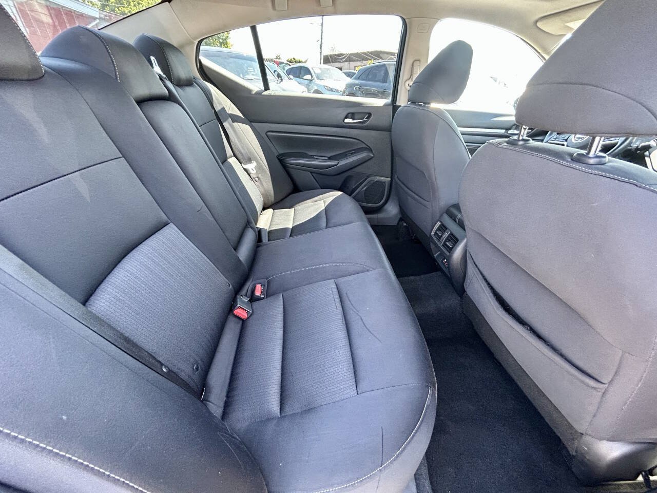 Used 2019 Nissan Altima 2.5 SV FWD image 15