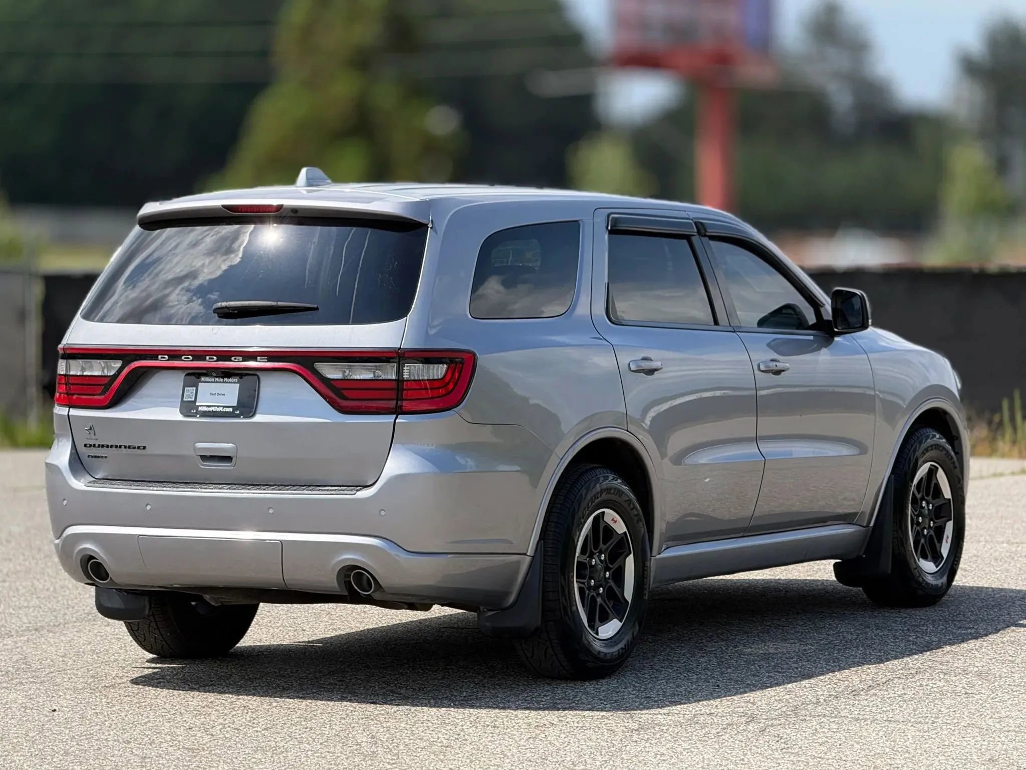 Used 2015 Dodge Durango Limited w/ Blacktop Package AWD/4WD image 9
