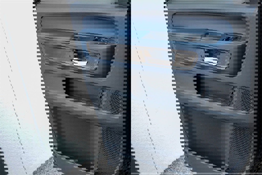 New 2025 Volkswagen ID. Buzz Pro S image 17