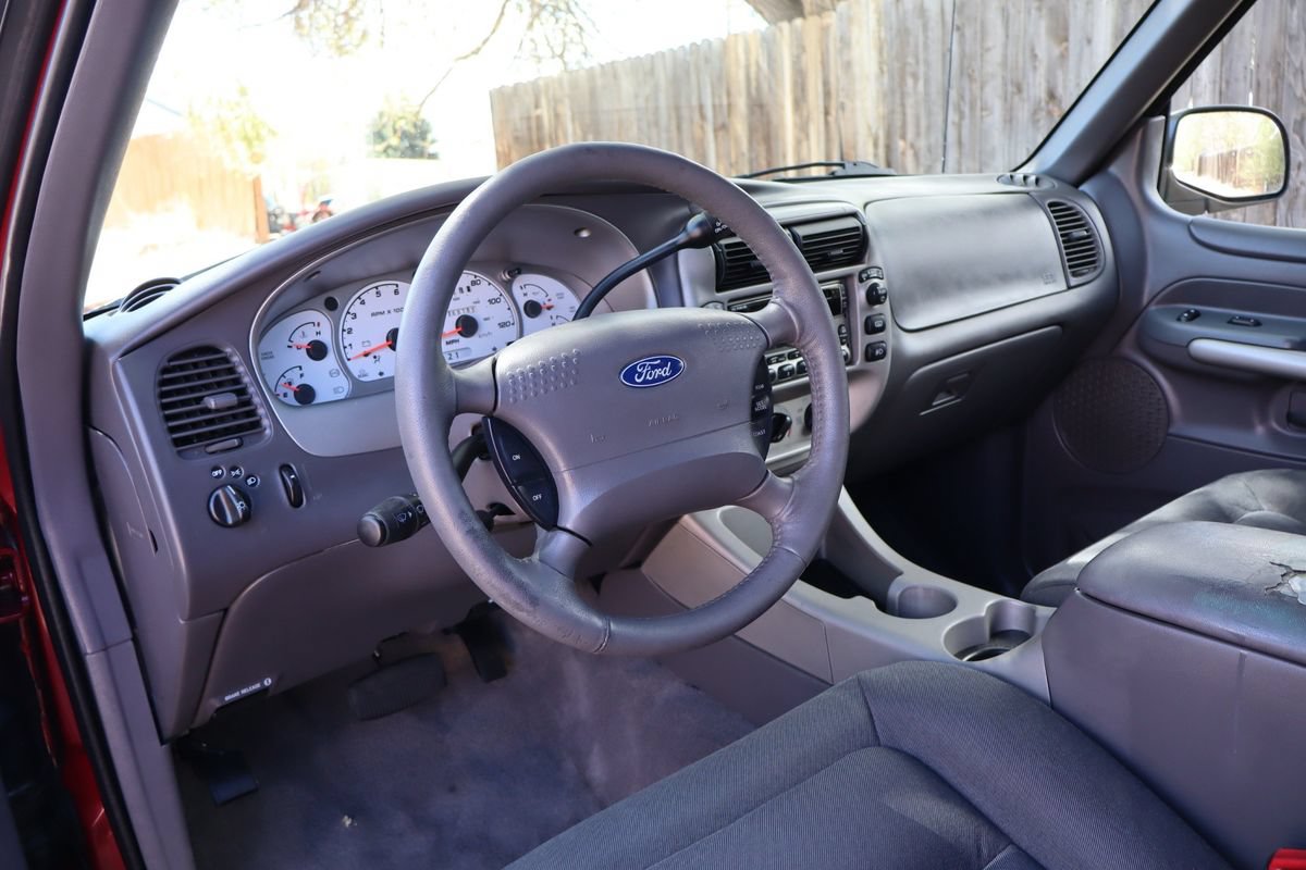 Used 2001 Ford Explorer Sport AWD/4WD image 15