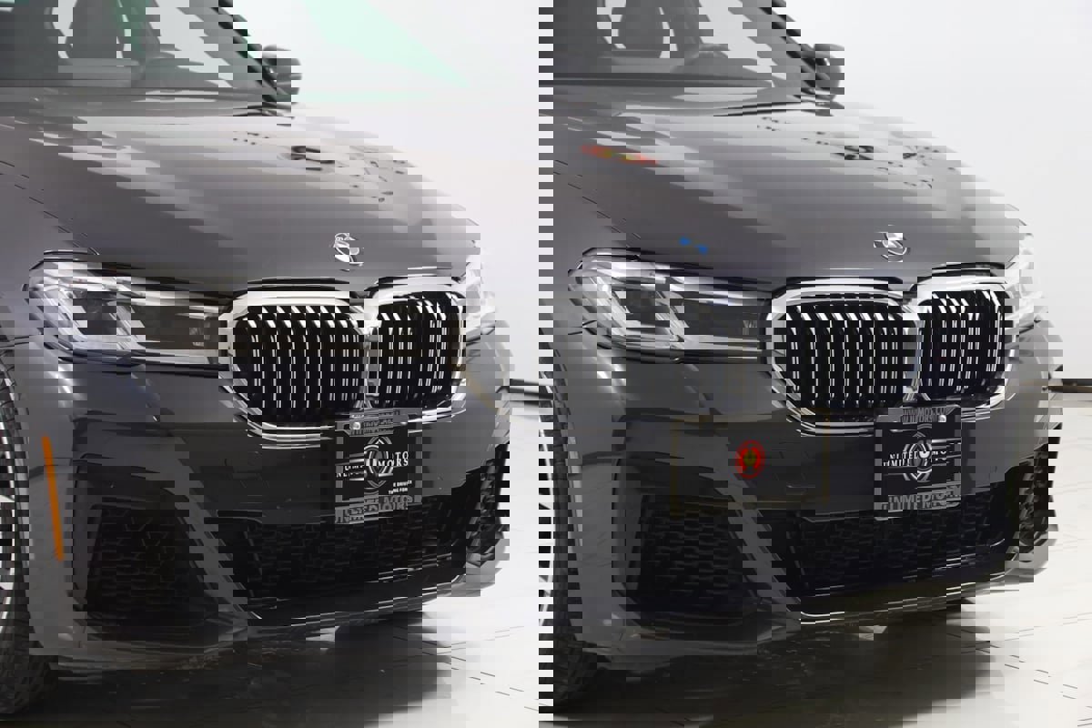 Used 2023 BMW 540i xDrive w/ M Sport Package image 46