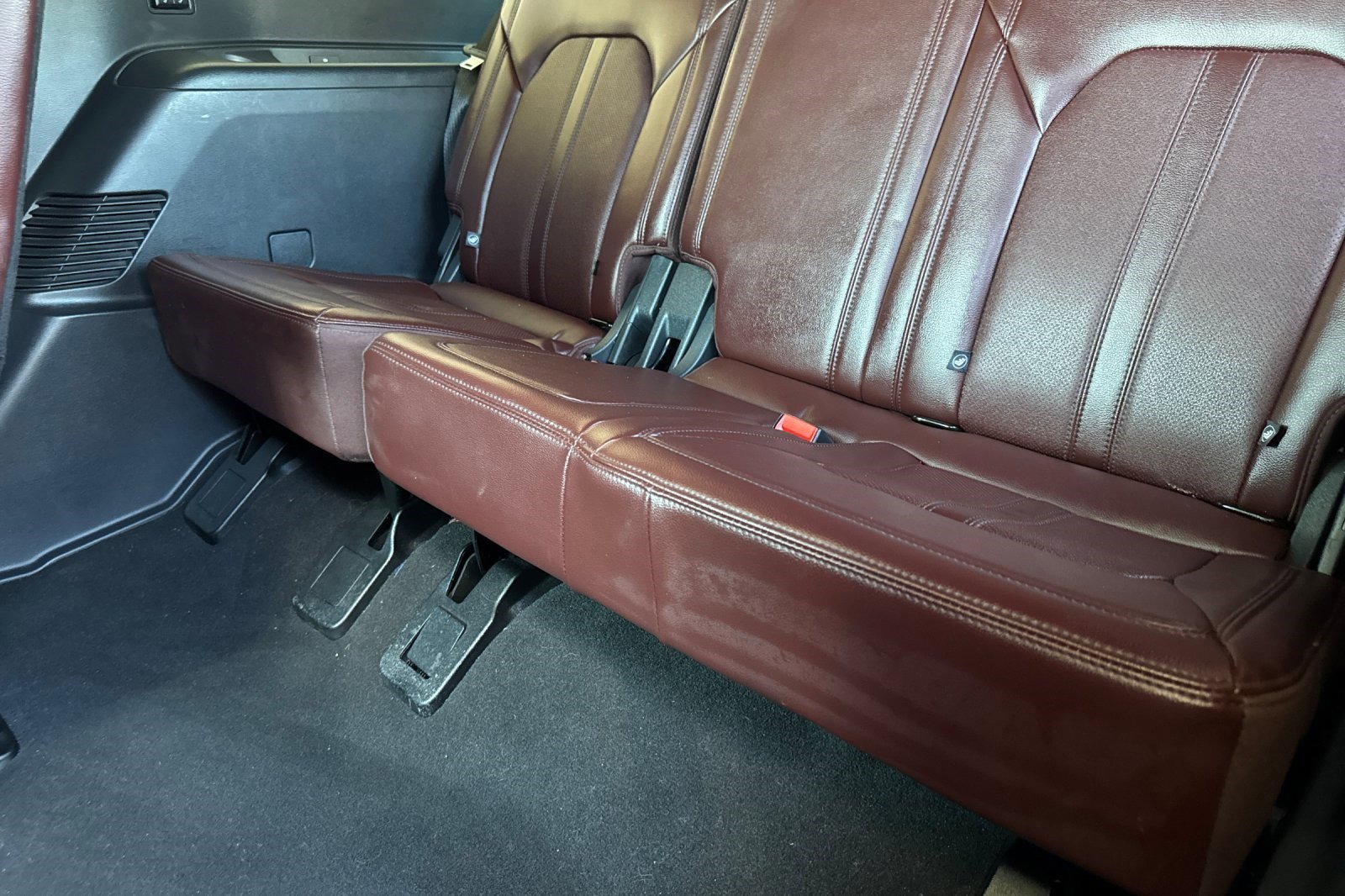 Used 2024 Ford Expedition Limited image 35