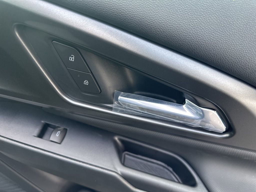 New 2026 Chevrolet Equinox EV LT image 20