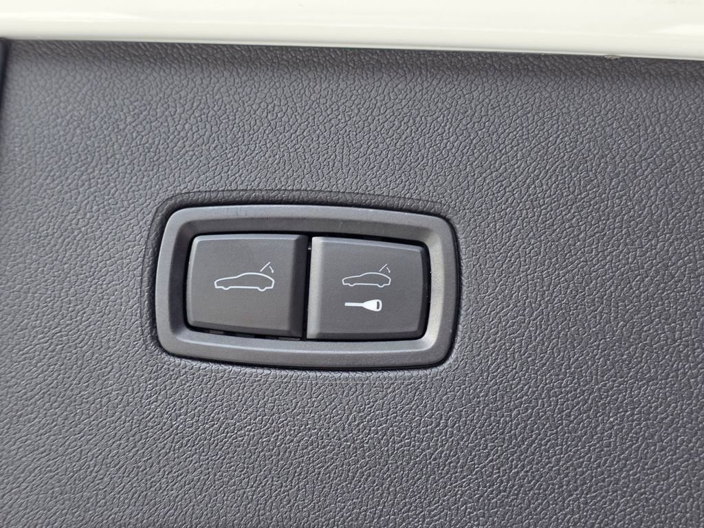 Certified 2025 Porsche Cayenne E-Hybrid image 28
