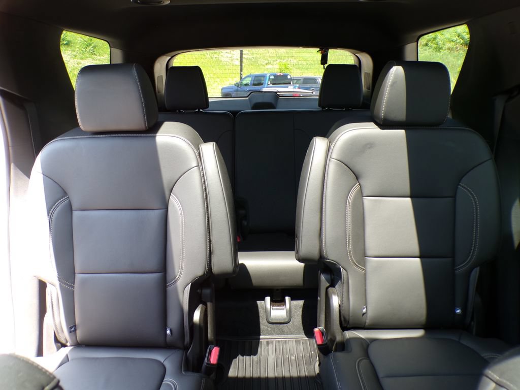 Used 2023 Chevrolet Traverse LT w/ LT Premium Package AWD/4WD image 22