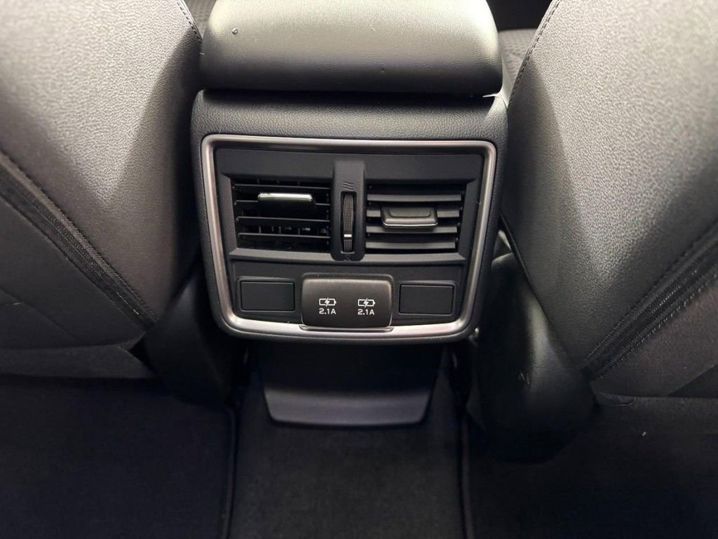 Used 2022 Subaru Forester Premium image 18