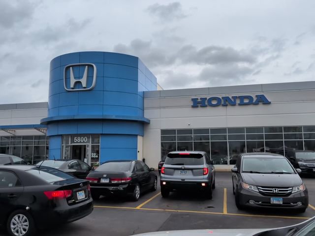 Used 2024 Chevrolet Equinox EV RS FWD image 33