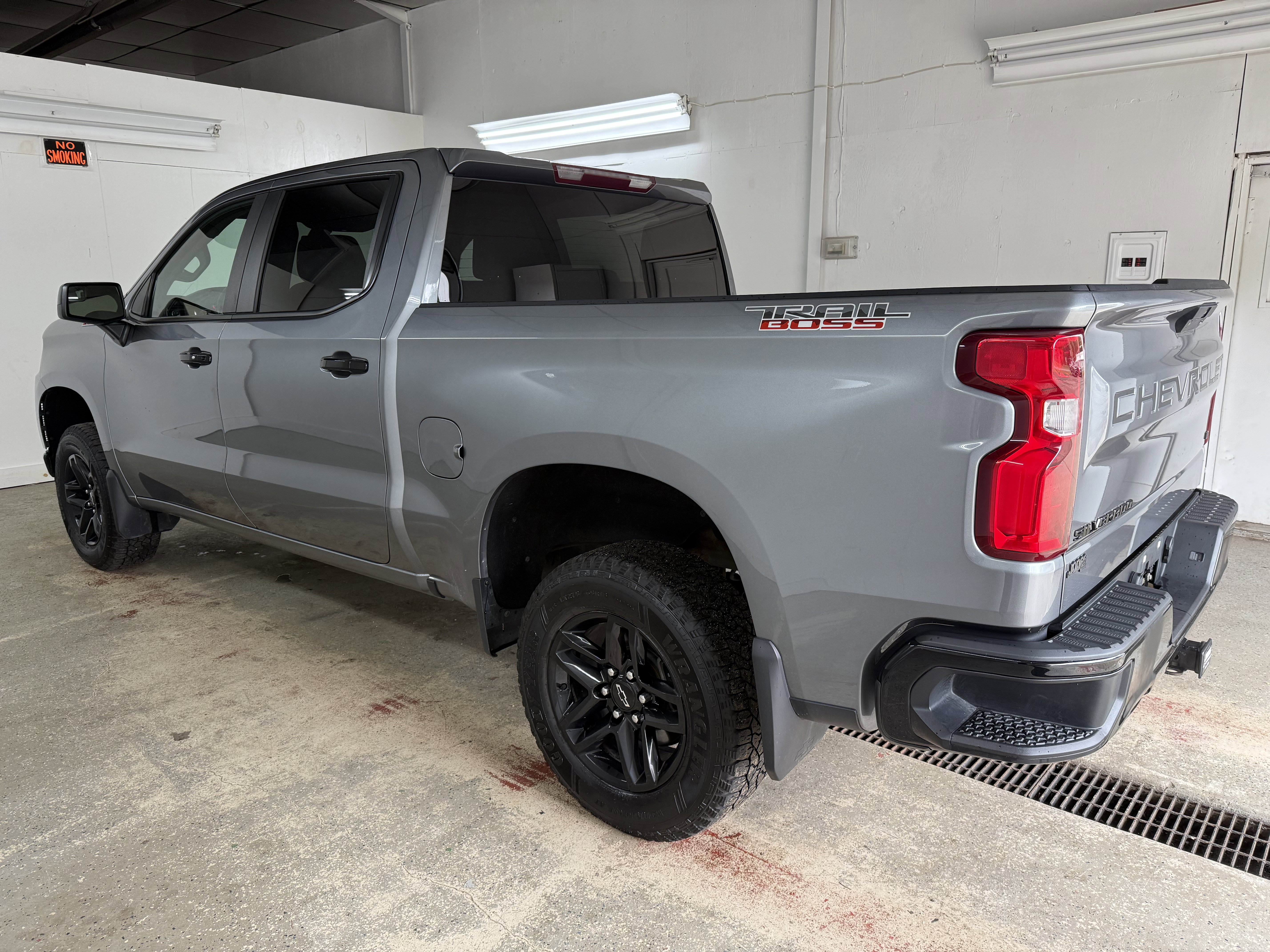 Used 2021 Chevrolet Silverado 1500 LT Trail Boss w/ Bed Protection Package image 4