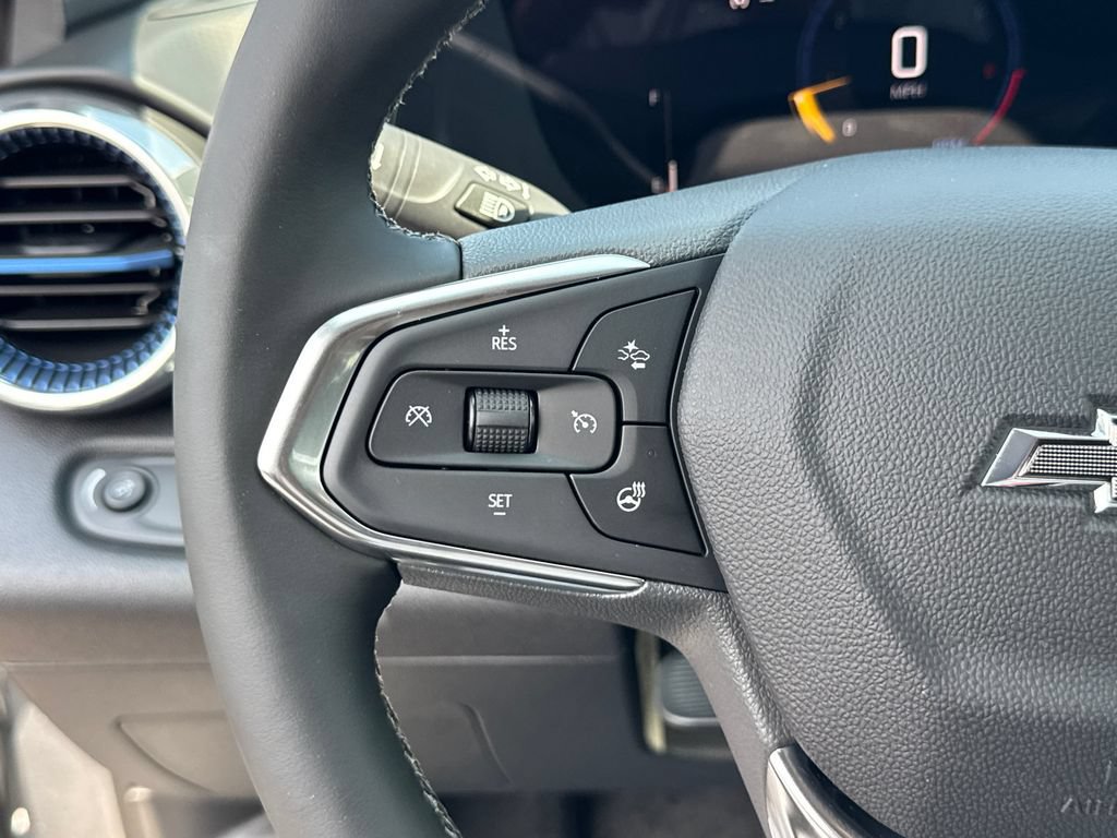 New 2026 Chevrolet Trax LT w/ Midnight Edition FWD image 25