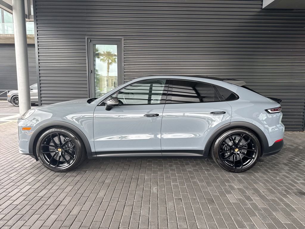 Certified 2024 Porsche Cayenne Turbo GT AWD/4WD image 2
