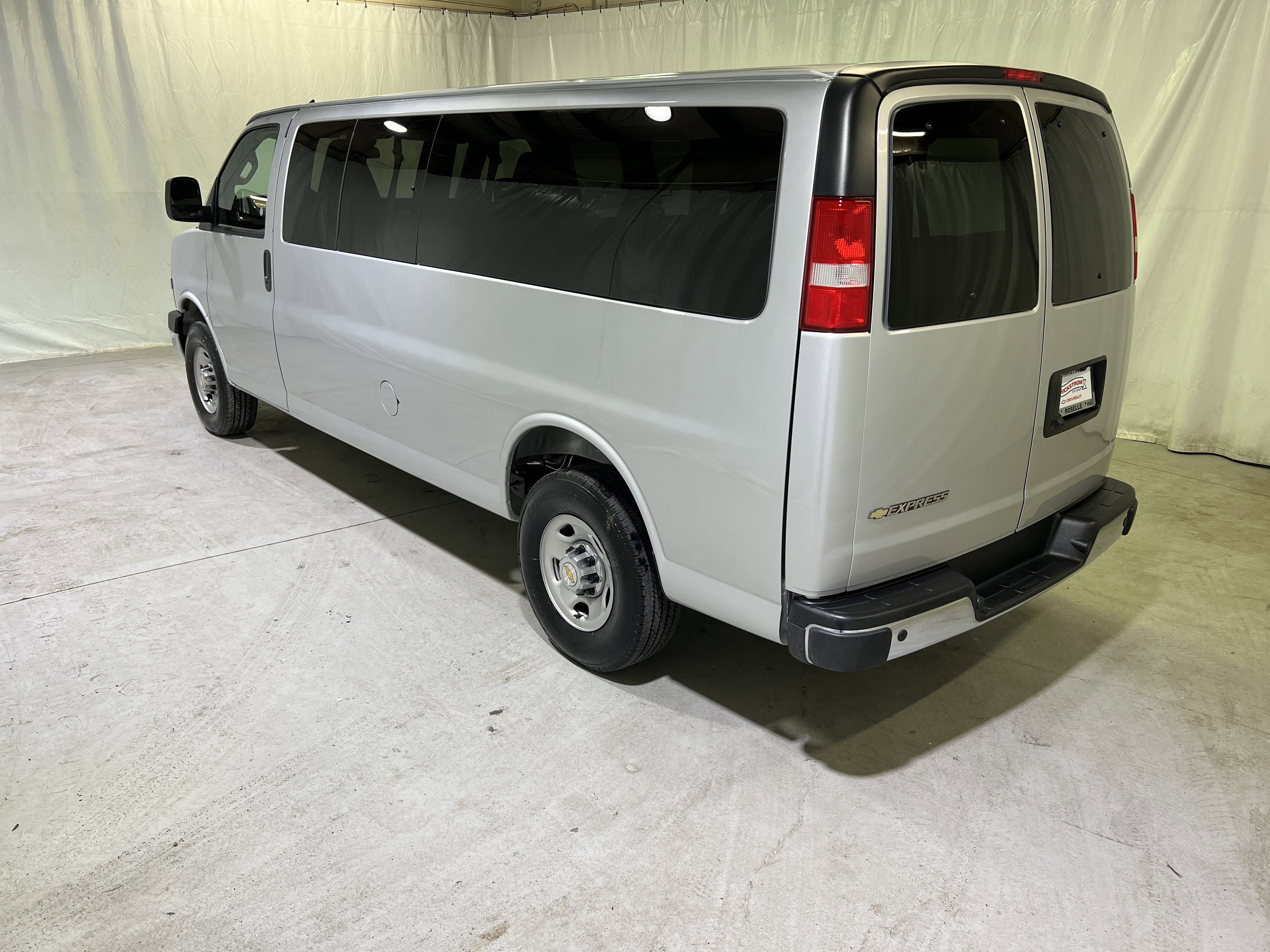 Certified 2025 Chevrolet Express 3500 LT w/ LT Preferred Equipment Group image 8
