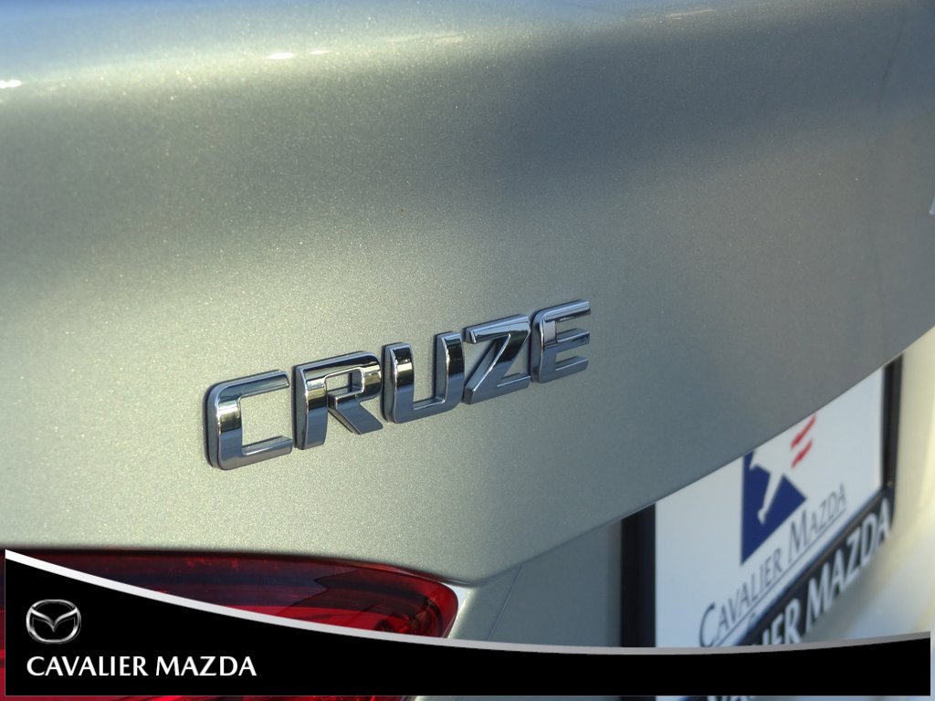 Used 2018 Chevrolet Cruze LS image 35