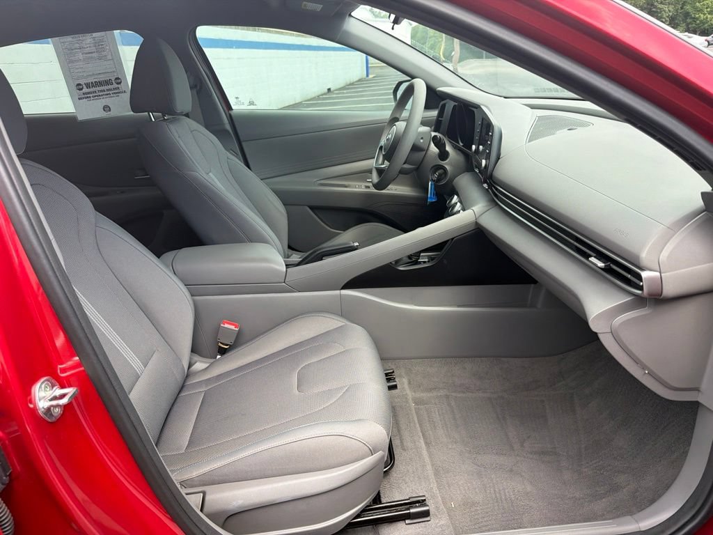 Used 2023 Hyundai Elantra SE FWD image 23