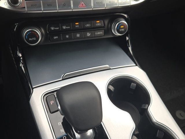 Used 2023 Kia Stinger GT2 image 16