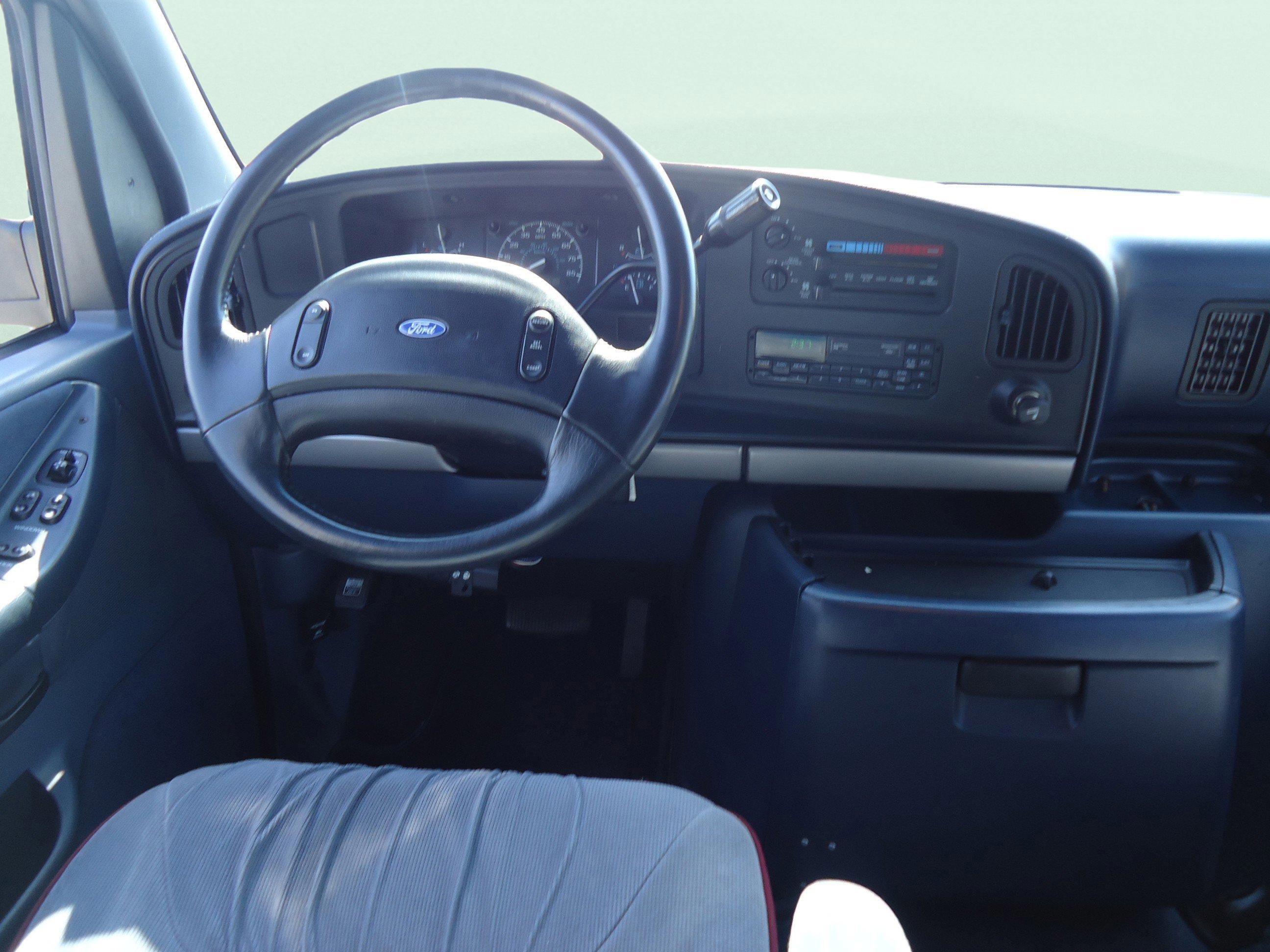 Used 1994 Ford E-350 and Econoline 350 Chateau RWD image 13