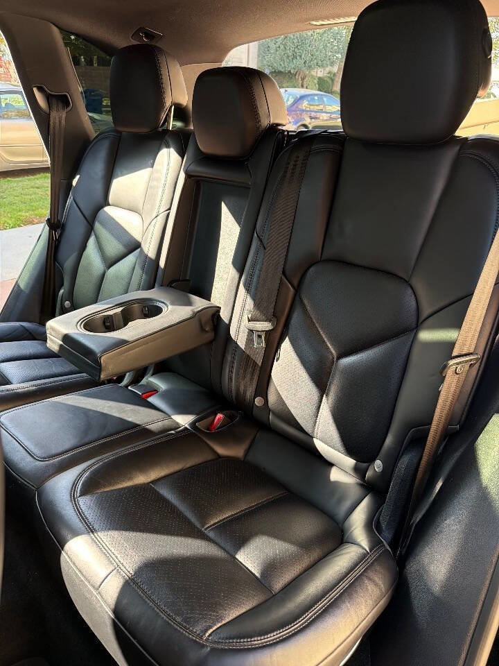 Used 2018 Porsche Cayenne Platinum Edition image 20