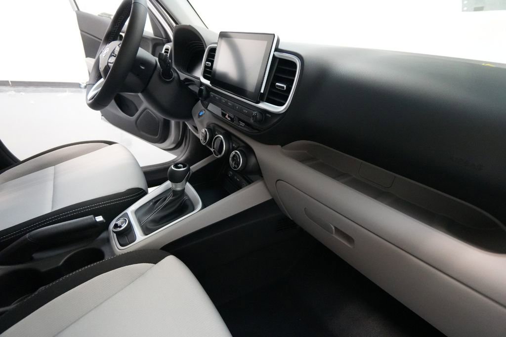 New 2025 Hyundai Venue SEL image 34