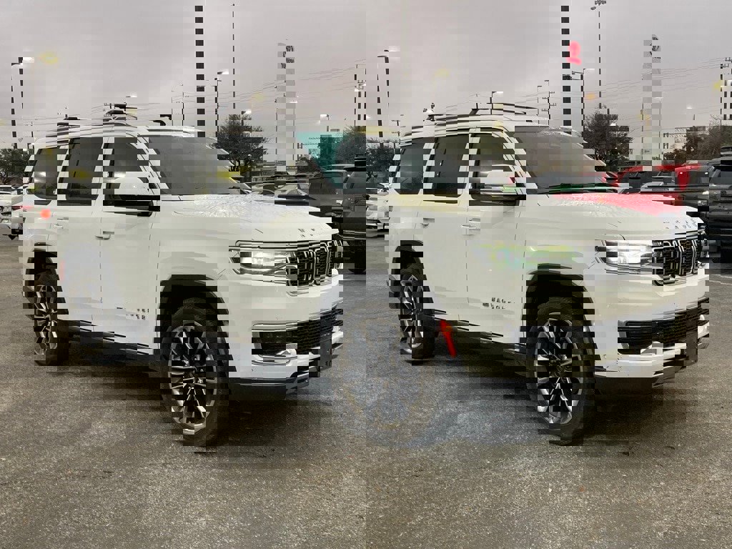 Used 2022 Jeep Wagoneer Series III w/ Premium Group I image 3