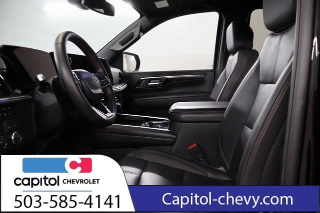Used 2025 Chevrolet Suburban RST w/ Comfort Package AWD/4WD image 13