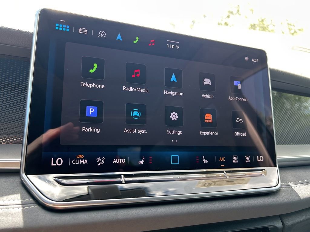 New 2025 Volkswagen Tiguan SE image 28