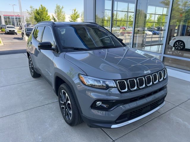 Used 2024 Jeep Compass Limited AWD/4WD image 1