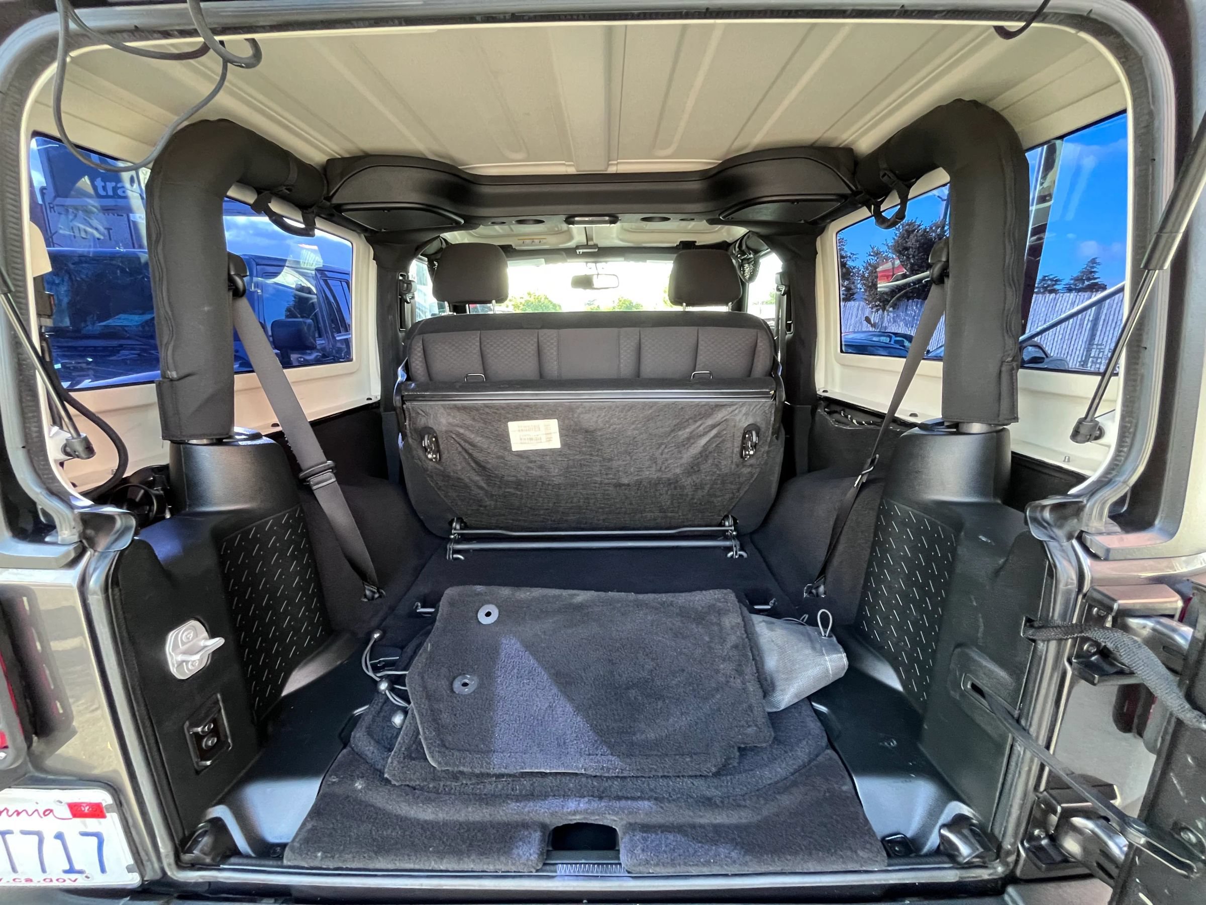 Used 2018 Jeep Wrangler Sport AWD/4WD image 18