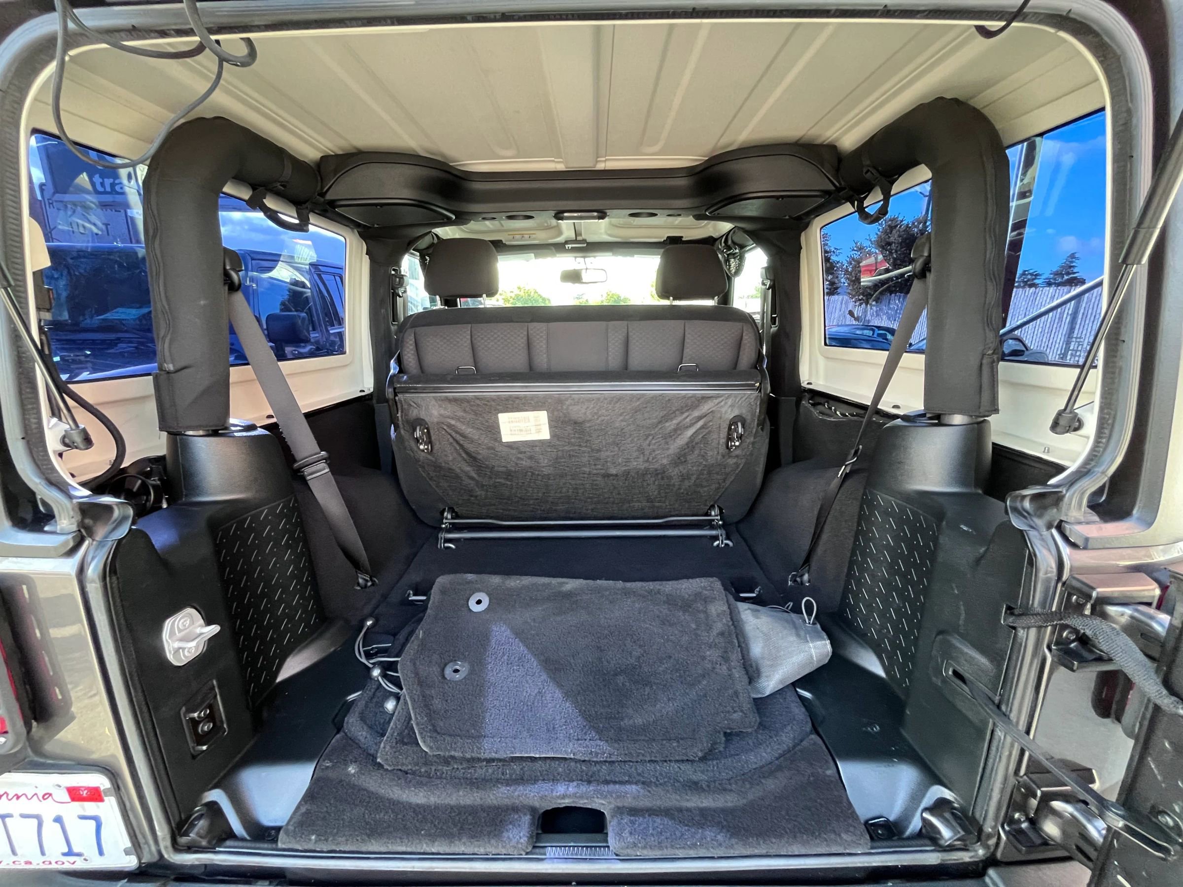 Used 2018 Jeep Wrangler Sport AWD/4WD image 18
