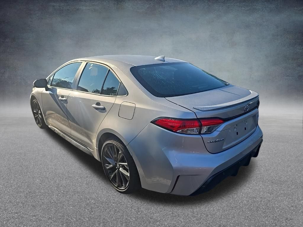 Used 2025 Toyota Corolla SE FWD image 4