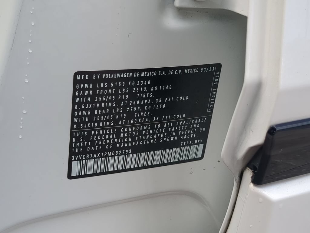 Certified 2023 Volkswagen Tiguan SE R-Line FWD image 35