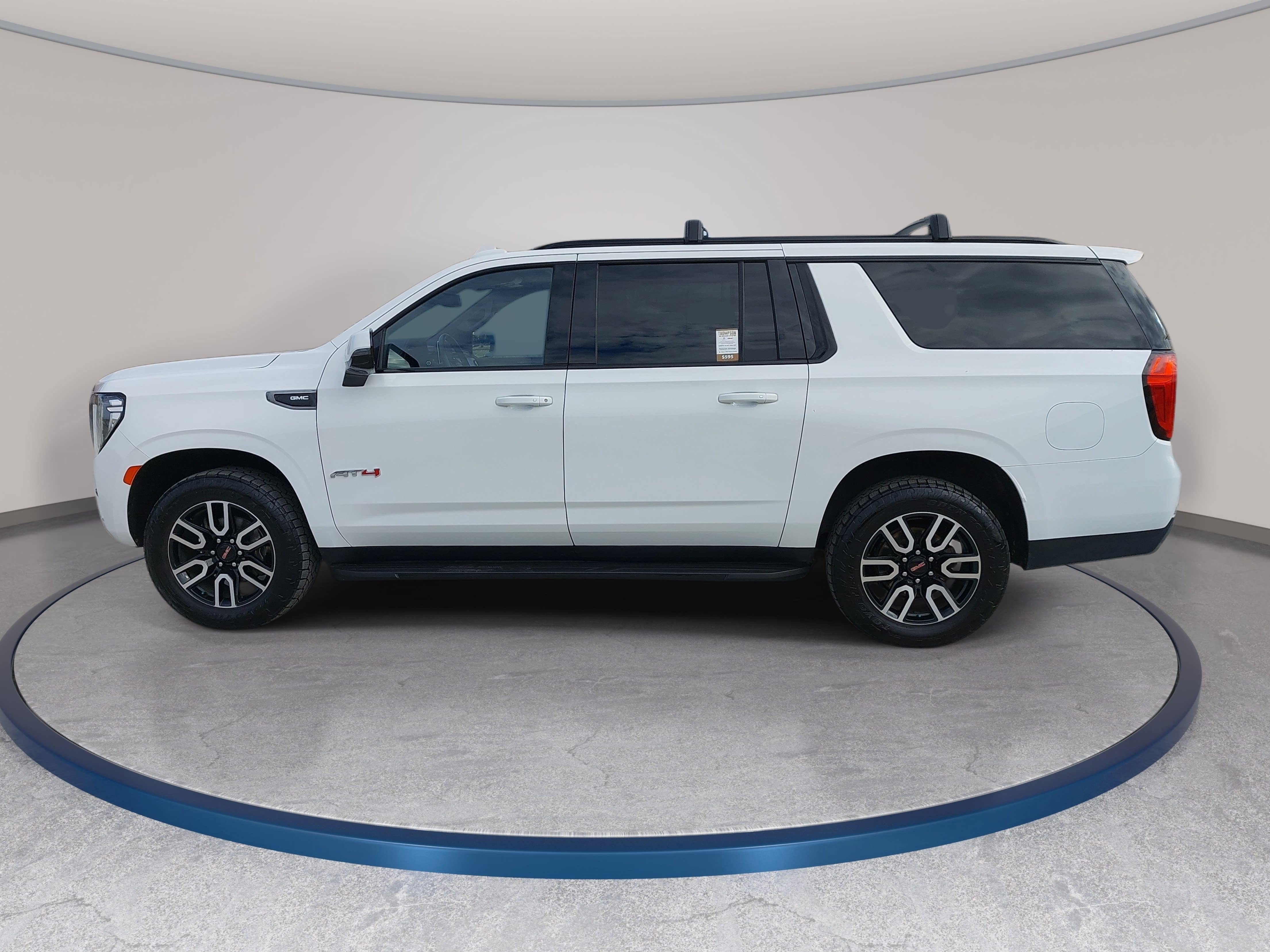 Used 2022 GMC Yukon XL AT4 AWD/4WD image 8