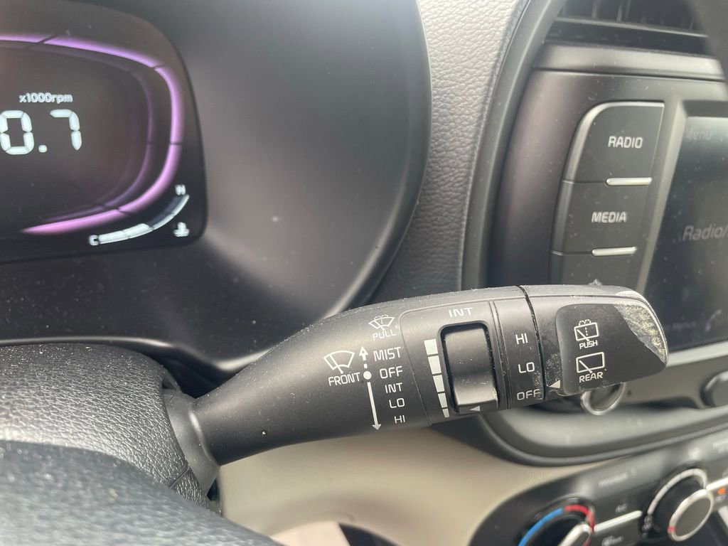 Used 2023 Kia Soul LX image 26