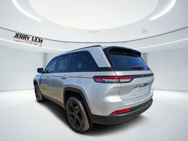 New 2025 Jeep Grand Cherokee Altitude image 5