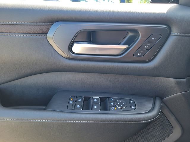 New 2026 Nissan Armada SL w/ Captain's Chari Seat Package image 13